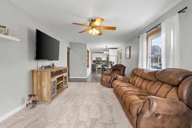 1324 BISMARCK AVENUE, Oshkosh, WI 54902