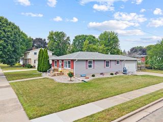 1324 BISMARCK AVENUE, Oshkosh, WI 54902