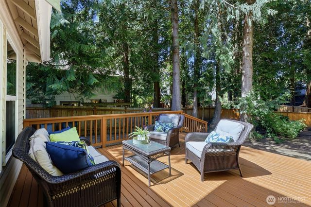 22716 NE 25th Way, Sammamish, WA 98074