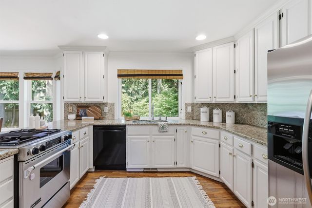 22716 NE 25th Way, Sammamish, WA 98074