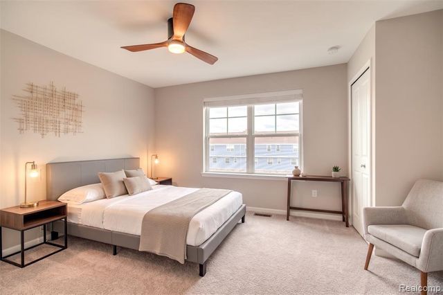 322 Jeff Keeton Drive, Hazel Park, MI 48030