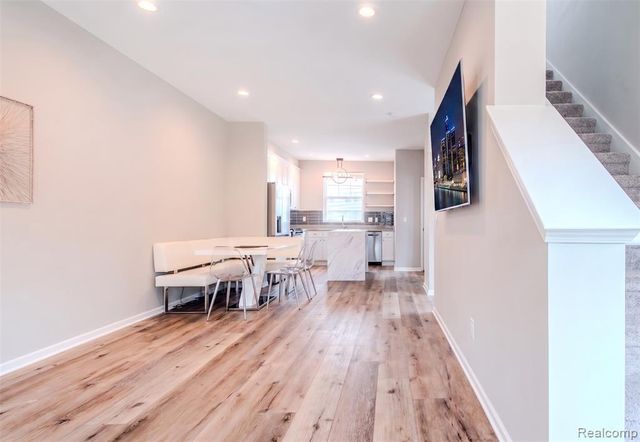 322 Jeff Keeton Drive, Hazel Park, MI 48030