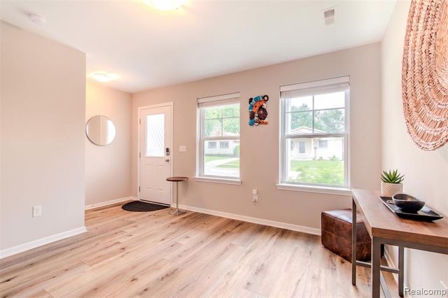 322 Jeff Keeton Drive, Hazel Park, MI 48030