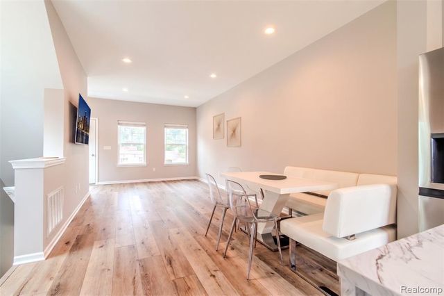 322 Jeff Keeton Drive, Hazel Park, MI 48030
