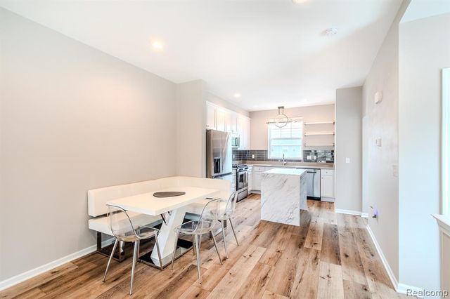 322 Jeff Keeton Drive, Hazel Park, MI 48030
