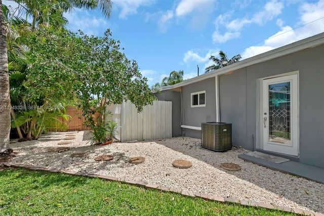 9710 SW SW 161 ST, Miami, FL 33157