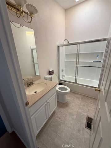 38215 Via Taffia, Murrieta, CA 92563