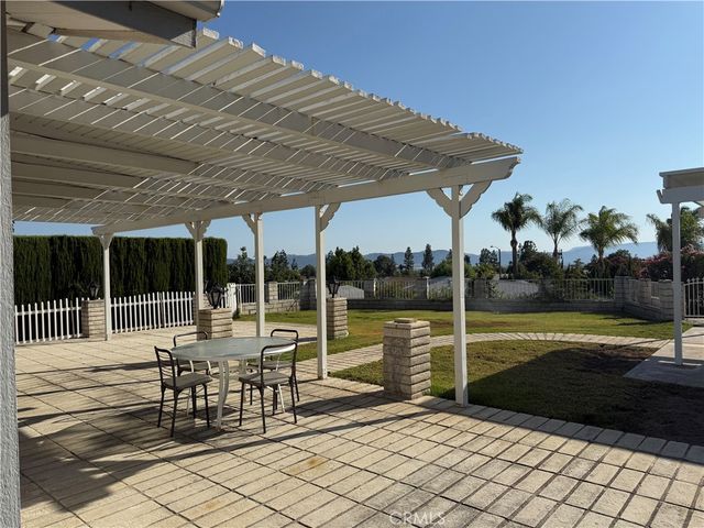 38215 Via Taffia, Murrieta, CA 92563