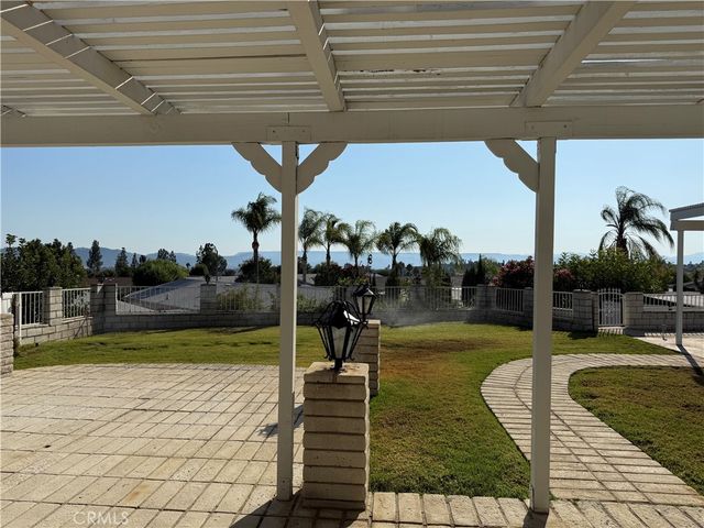 38215 Via Taffia, Murrieta, CA 92563