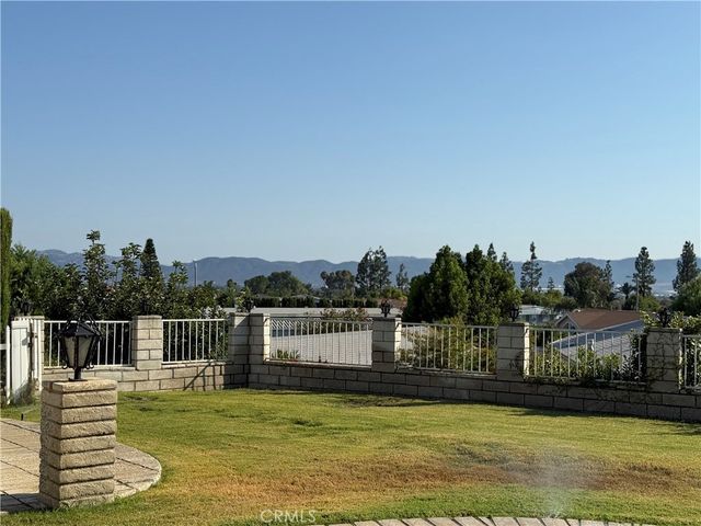 38215 Via Taffia, Murrieta, CA 92563