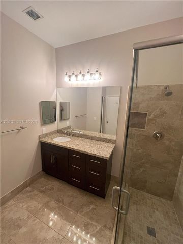 10700 NW 14th Street 142, Plantation, FL 33322