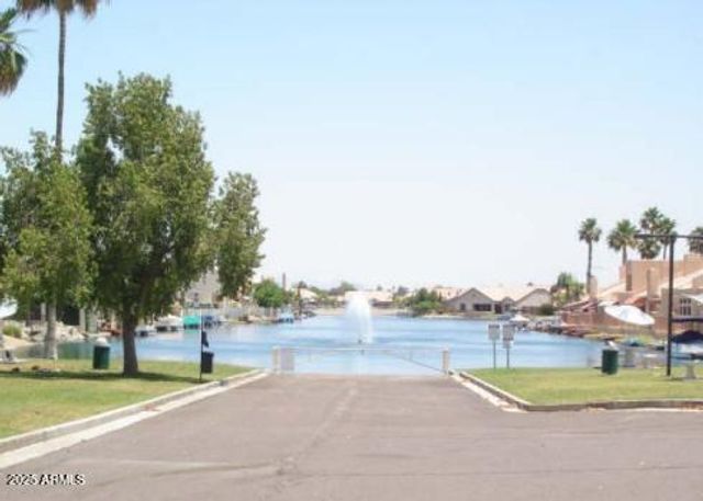 9151 W GREENWAY Road 111, Peoria, AZ 85381