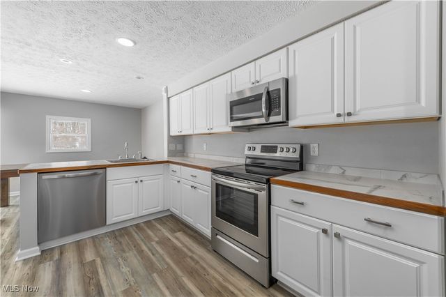 6398 Forest Park Drive, North Ridgeville, OH 44039