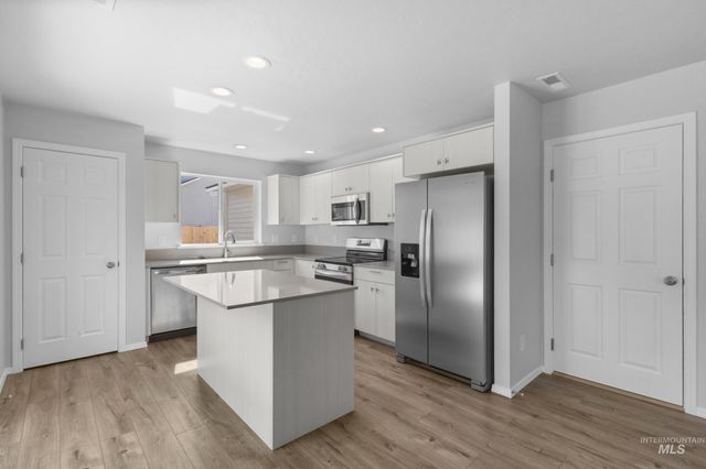 1378 Silver Valley St, Middleton, ID 83644