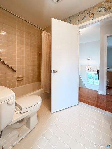 690 Forest Road 552, West Haven, CT 06516