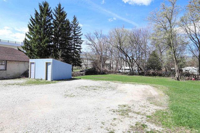 196 N BROOKE STREET, Fond Du Lac, WI 54935