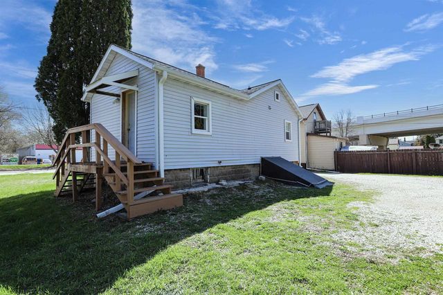 196 N BROOKE STREET, Fond Du Lac, WI 54935