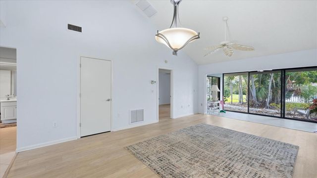 5350 MYRTLE 48, Sarasota, FL 34235