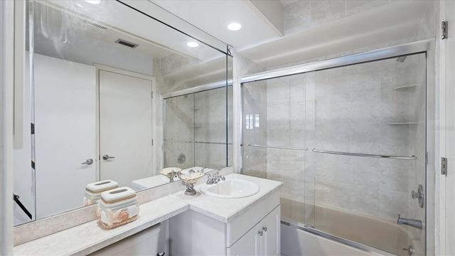 5350 MYRTLE 48, Sarasota, FL 34235
