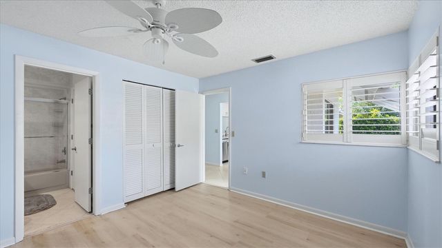 5350 MYRTLE 48, Sarasota, FL 34235