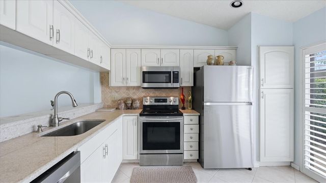 5350 MYRTLE 48, Sarasota, FL 34235