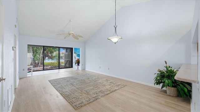5350 MYRTLE 48, Sarasota, FL 34235
