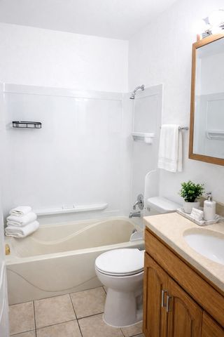 4020 216th Street 2E, Matteson, IL 60443
