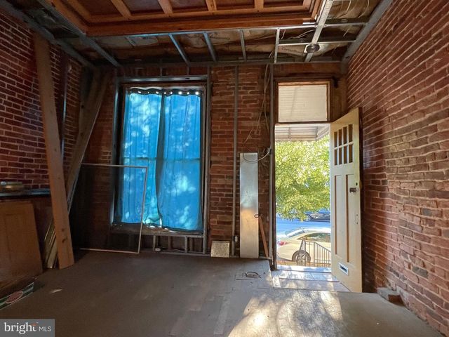 2824 HUNTINGDON AVE, Baltimore, MD 21211