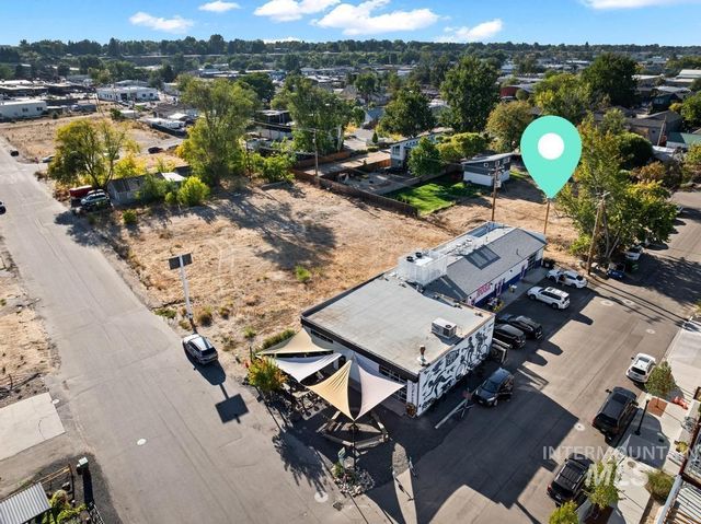 213 & 215 E 35th St, Garden City, ID 83714
