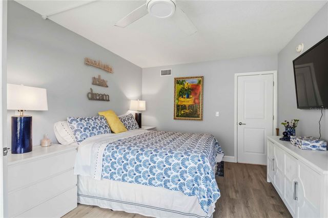3804 GULF OF MEXICO DRIVE B204, Longboat Key, FL 34228