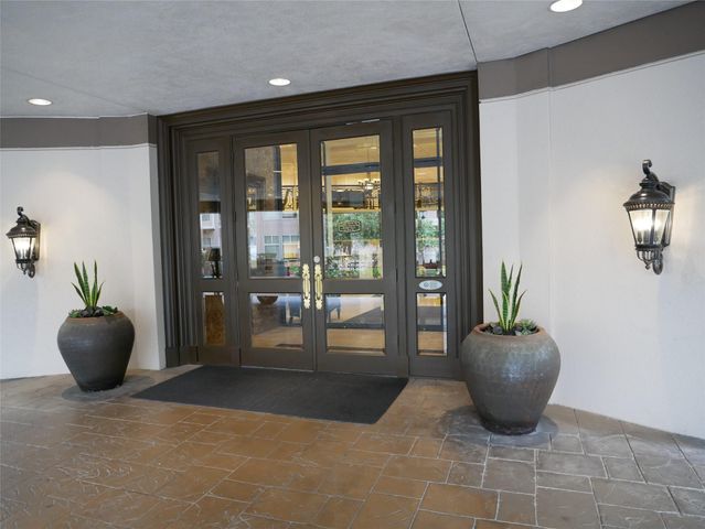 3525 Sage Road 1001, Houston, TX 77056