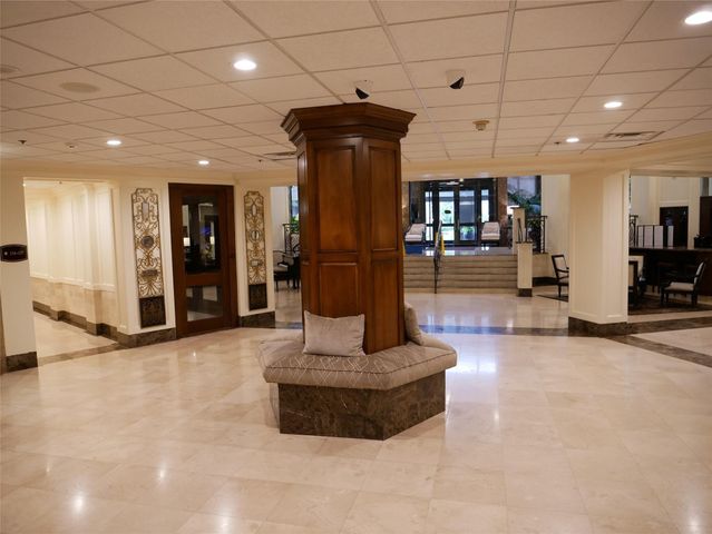 3525 Sage Road 1001, Houston, TX 77056