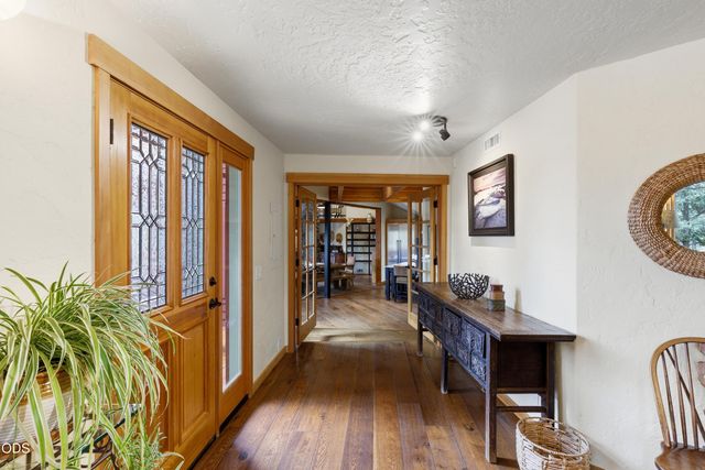 63220 Johnson Road, Bend, OR 97703