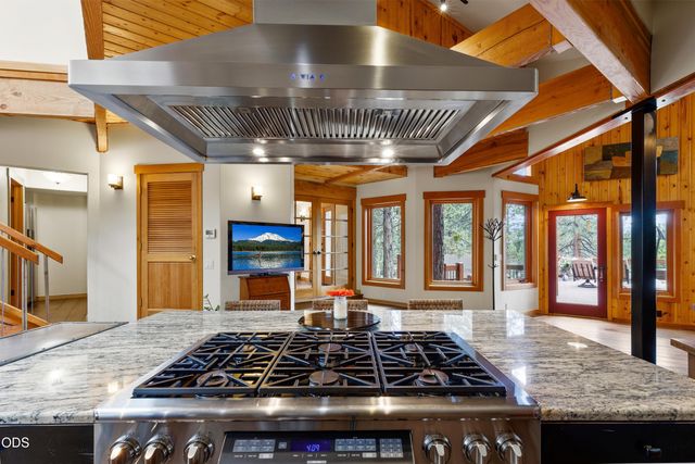 63220 Johnson Road, Bend, OR 97703