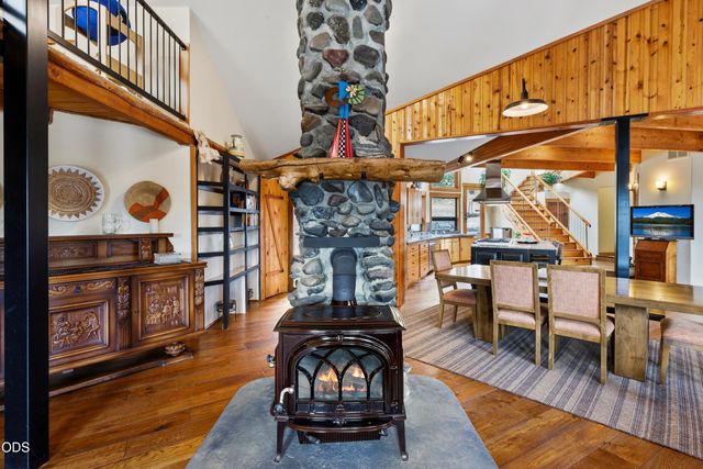 63220 Johnson Road, Bend, OR 97703