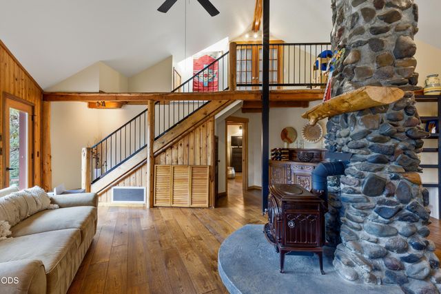 63220 Johnson Road, Bend, OR 97703