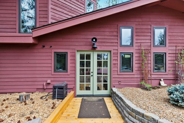 63220 Johnson Road, Bend, OR 97703