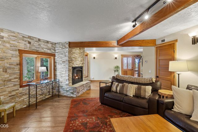63220 Johnson Road, Bend, OR 97703