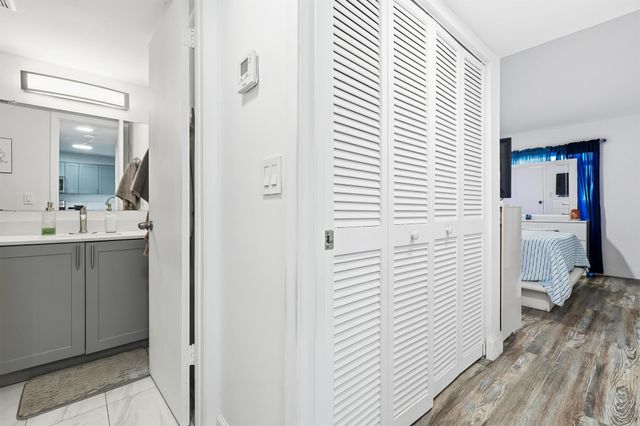 1502 S Lakeside Drive 116-N, Lake Worth Beach, FL 33460