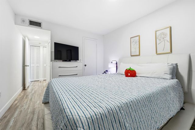 1502 S Lakeside Drive 116-N, Lake Worth Beach, FL 33460