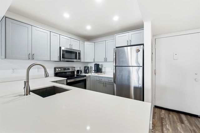 1502 S Lakeside Drive 116-N, Lake Worth Beach, FL 33460