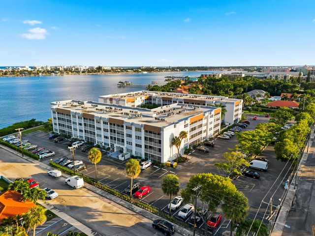 1502 S Lakeside Drive 116-N, Lake Worth Beach, FL 33460