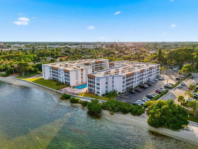 1502 S Lakeside Drive 116-N, Lake Worth Beach, FL 33460
