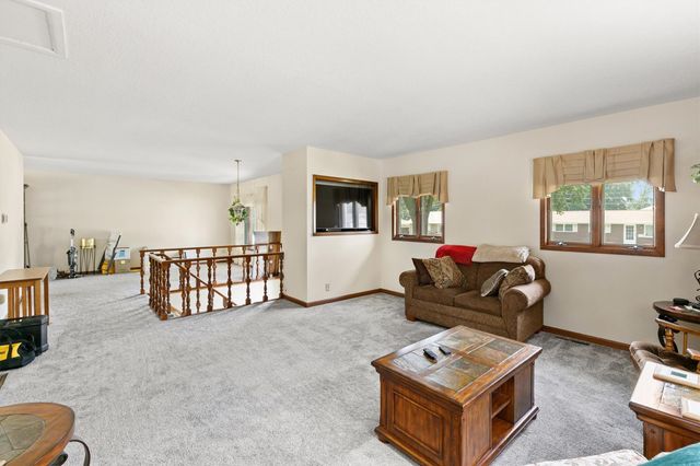 601 6th Street Place SE, Altoona, IA 50009