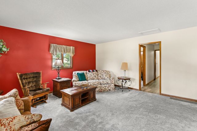 601 6th Street Place SE, Altoona, IA 50009