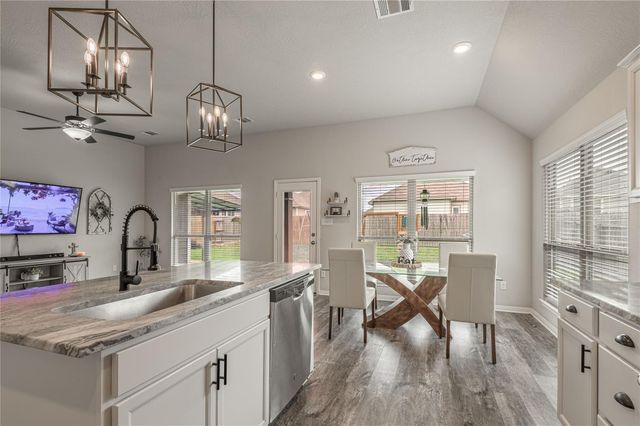 124 Worley Way, Huntsville, TX 77320