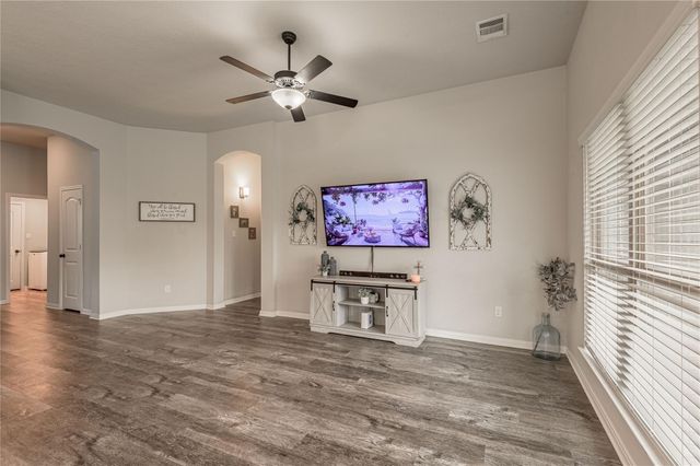 124 Worley Way, Huntsville, TX 77320