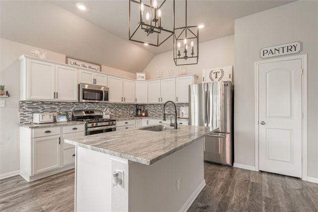 124 Worley Way, Huntsville, TX 77320