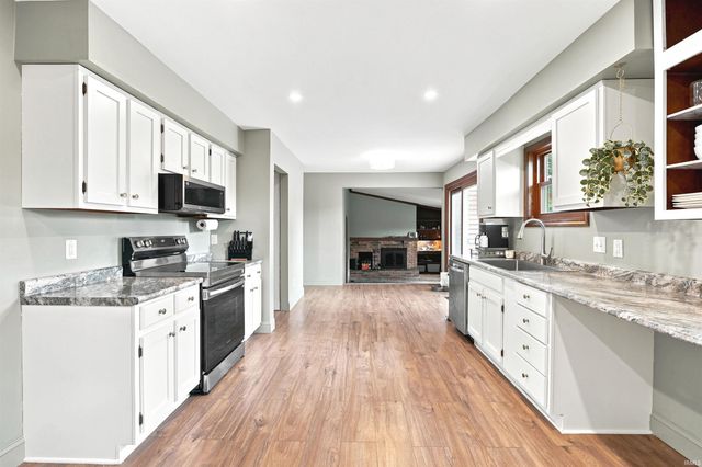 7302 River Ranch Court, Fort Wayne, IN 46835