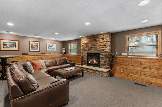 476 Hawthorn Road, Circle Pines, MN 55014